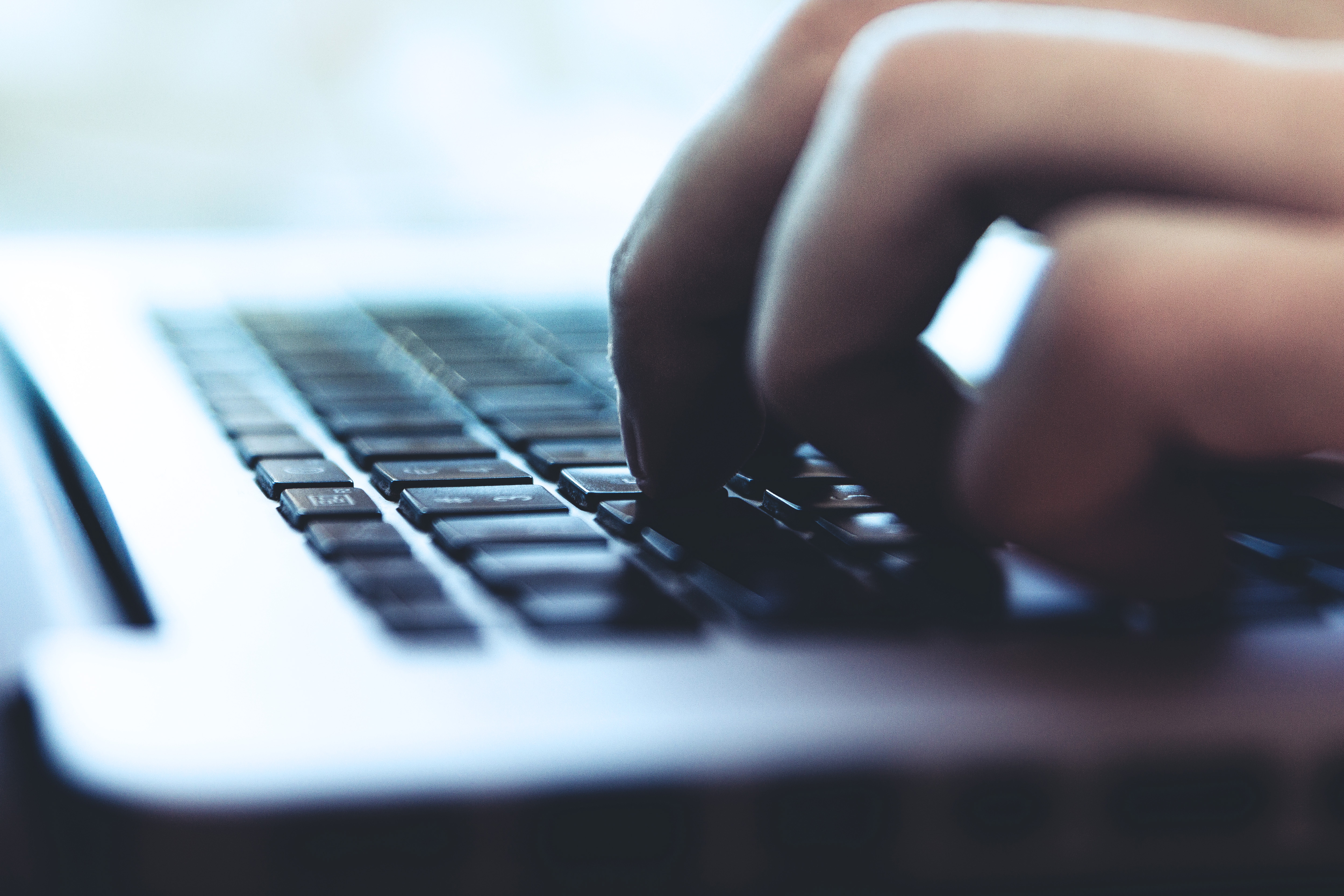 Toshiba Satellite Pro A50-E jest to laptop z klasy biznesowej. W wyposażeniu urządzenia znajdują się procesory czterordzeniowe, są to: Intel Core generacji Kaby Lake Refresh